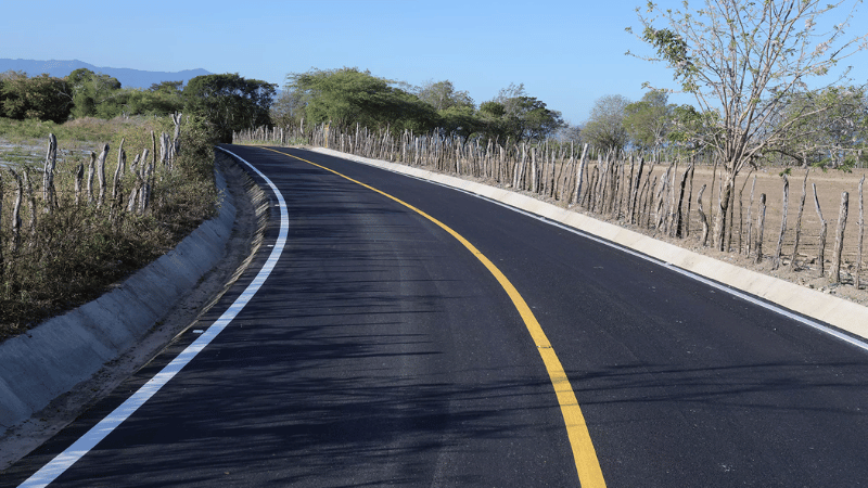 Vicepresidenta Raquel Peña inaugura carretera Martín García-La Breña en Montecristi